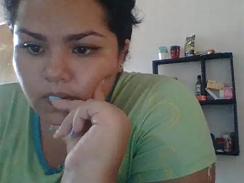 MiaBloom0 webcam