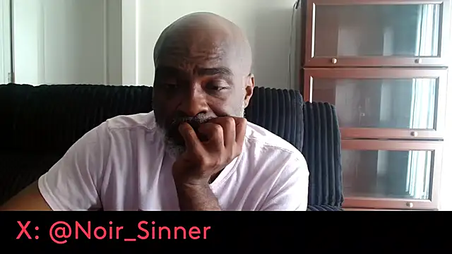 sinnernoir live cam on StripChat