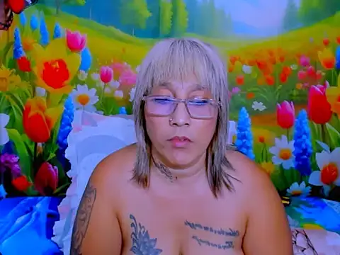 indianroxy webcam