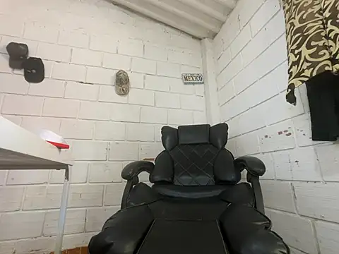 Max_TheHorseDick live cam