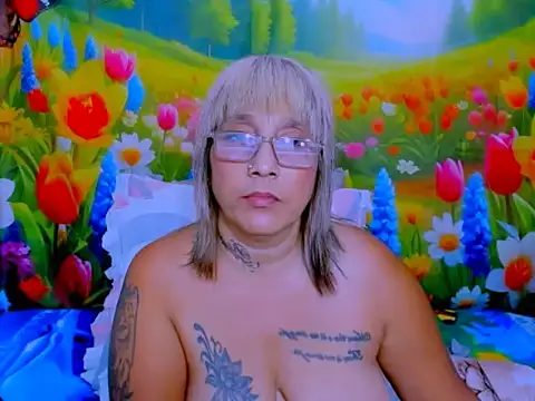 indianroxy webcam
