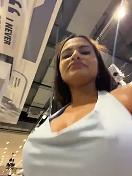 Irina_Velvett webcam