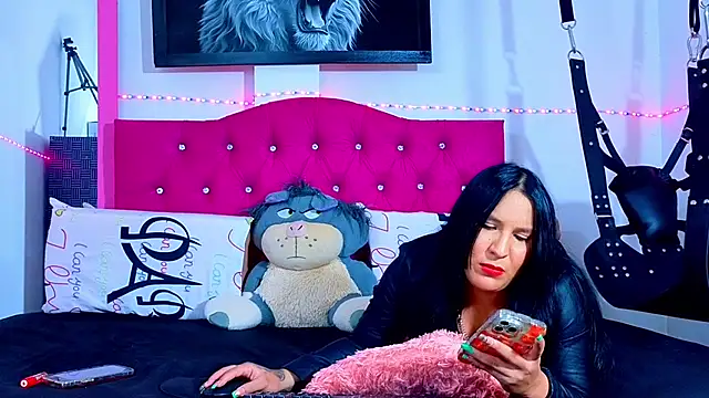 Kiara_Casidie webcam