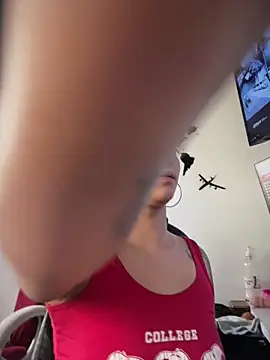 Isabella-Teen live webcam show