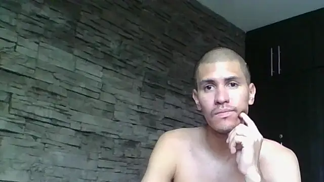 Sexylatin64 live cam