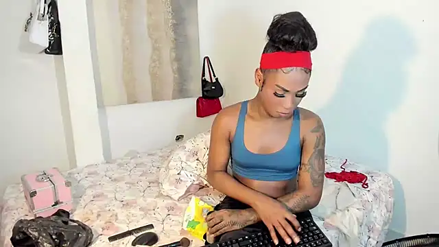 HUGE_BLACKCOCK webcam