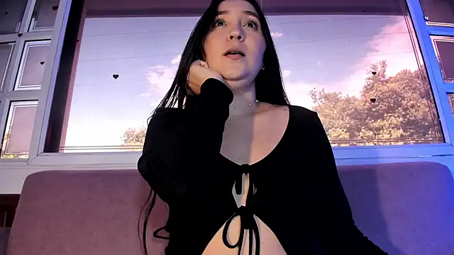 AlissaJoness webcam