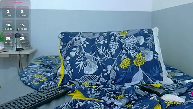 NaughtyyMommyyy webcam