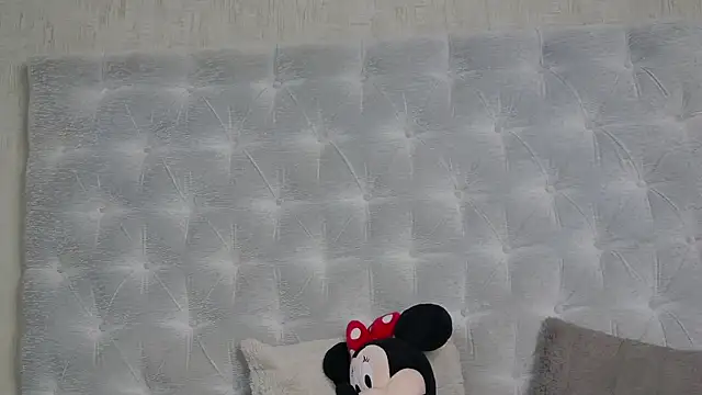LexxyBloom webcam