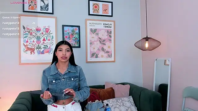 Tiffany_Low webcam