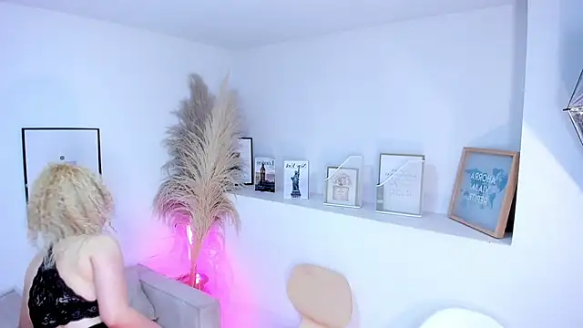 Susan_blond