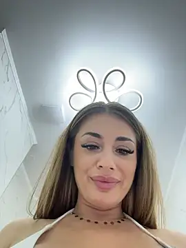isabellaetthan (F young) - Doggy+NakedAss+15Spanks+Vid+Snap