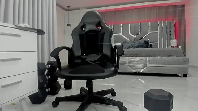master_leather webcam