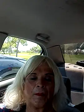 dustbunny64 live cam on StripChat