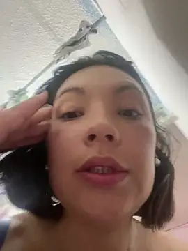 sarita_hos webcam