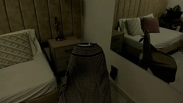 DinahCarter webcam