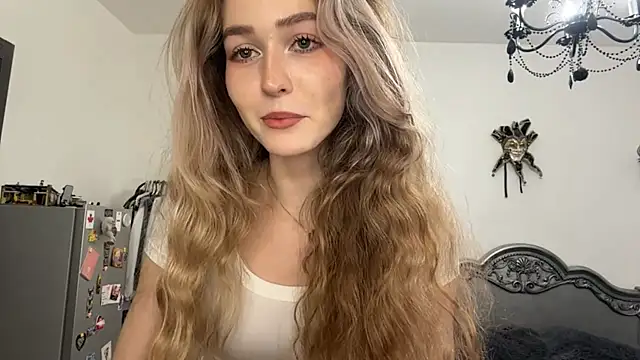 ShyandSkinnyAlice webcam