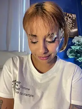 LeylaKnox webcam