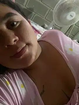 laura1999love - Laura1999love's free webcam - UK Sex Cams