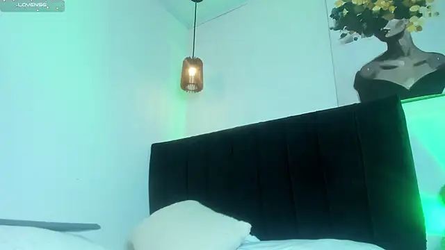 dolly_zoe webcam