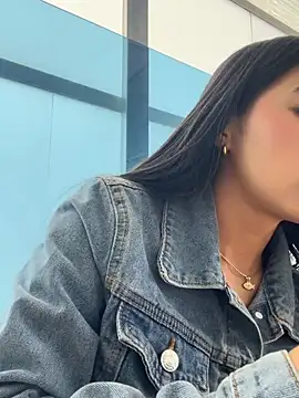 Tiffany_Low webcam