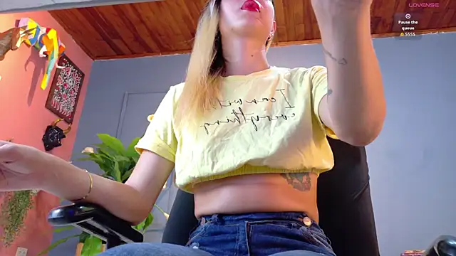 niiky_doll webcam