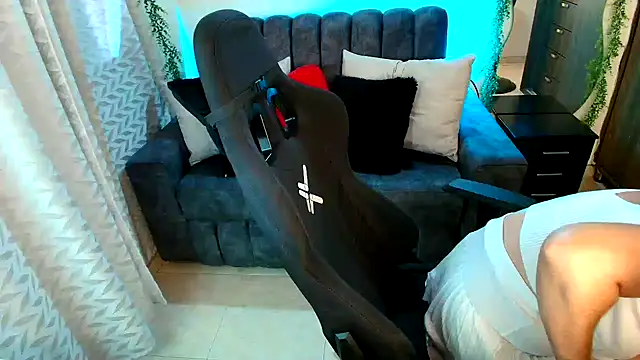 LUCYMILF_SEXY webcam