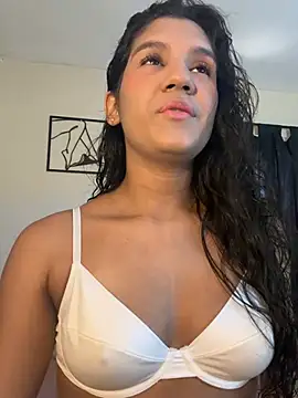 Veronica_M live cam on StripChat