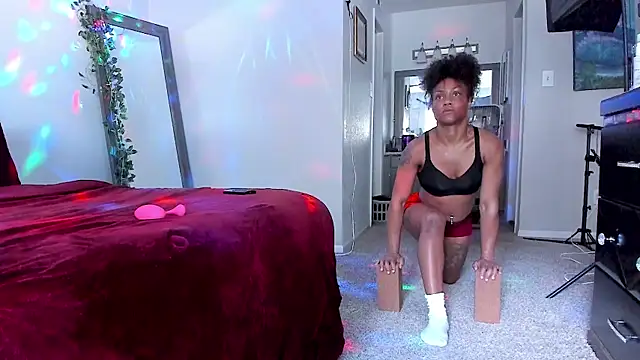 yiauana live webcam show