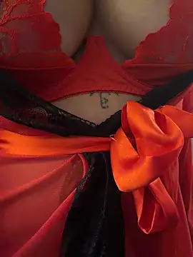 YaaraCollins live webcam show