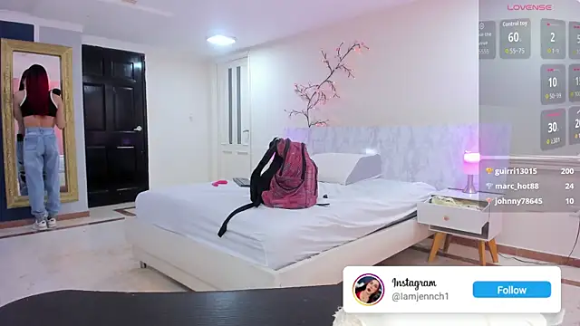 charolbruce_1 live cam on StripChat