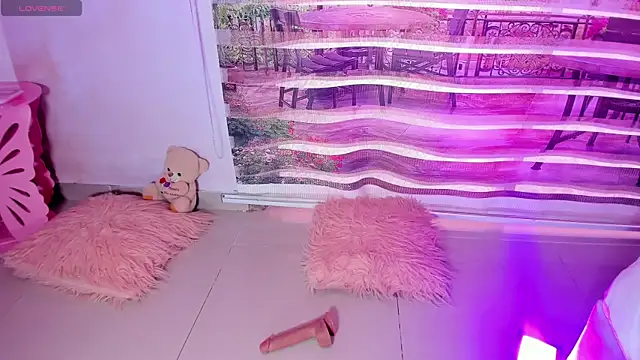 little_doll18_ webcam