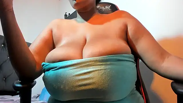 misssweetstits webcam