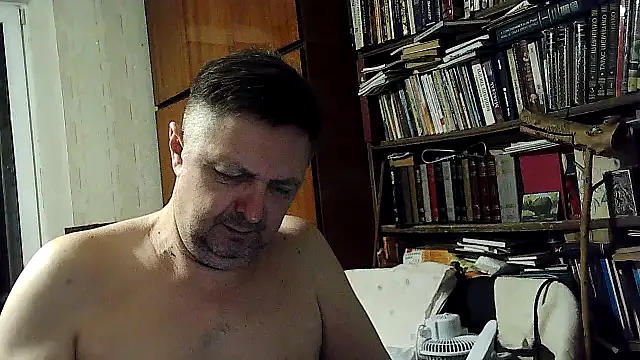 Pokaz2020 live cam on StripChat