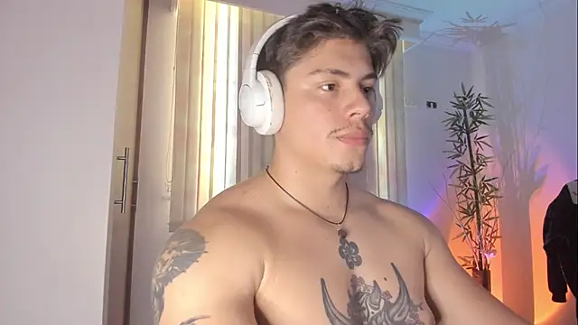 Giordano_Russo live cam on StripChat
