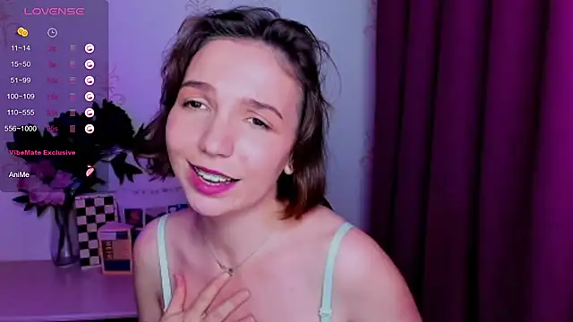 KindHazelHere_ live cam