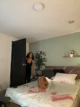 YariRose webcam