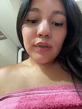 emily_gomezz (F young) - Ride torso Fuck Hard outdoor