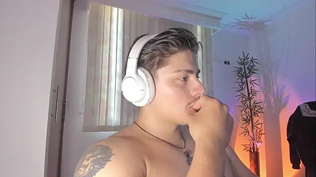 giordano_russo (M young) - first cum of the day!