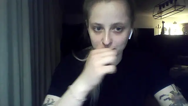 LeaWetGirl webcam