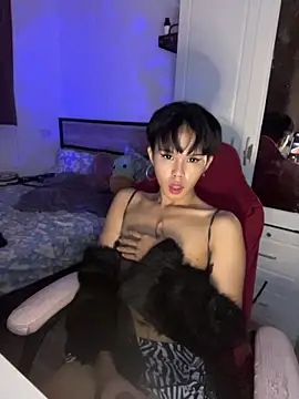 plaxxxtique (T young) - vibe toy, play, MAKE THE DOLL CUM