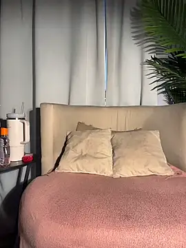 MiaFoxie_ webcam