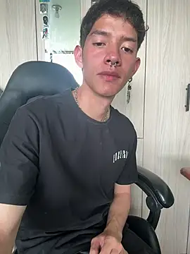 heyy_noah11 webcam