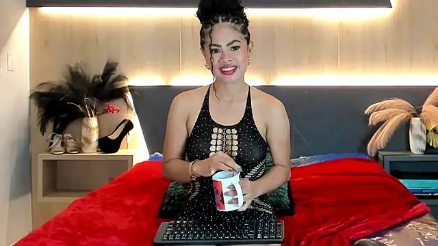 LorenaVarga live cam on StripChat