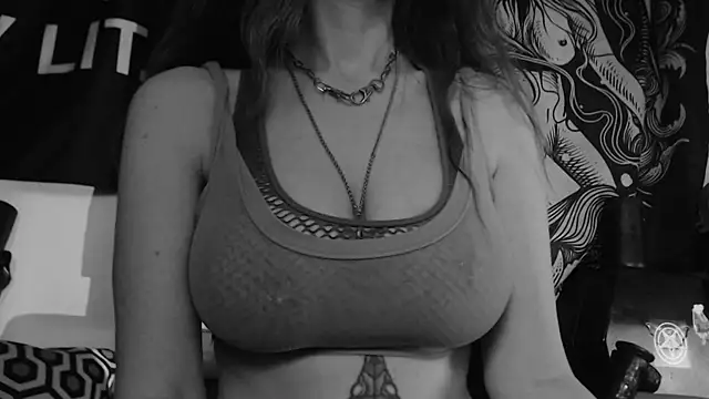 Silentmary live cam on StripChat