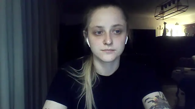LeaWetGirl webcam