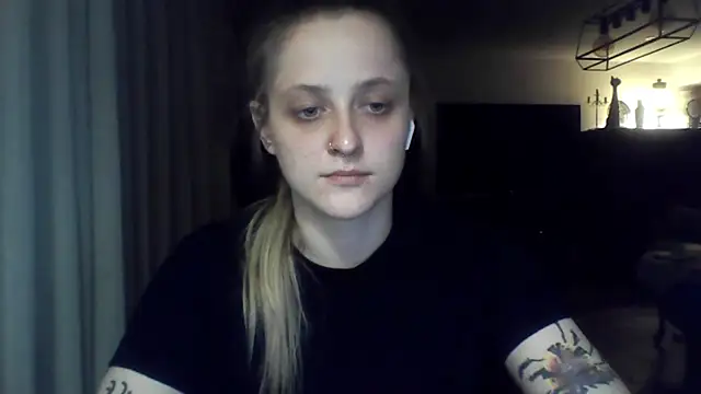 LeaWetGirl webcam