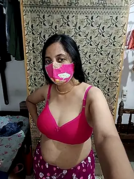 Preethitamil_ponnu live cam on StripChat