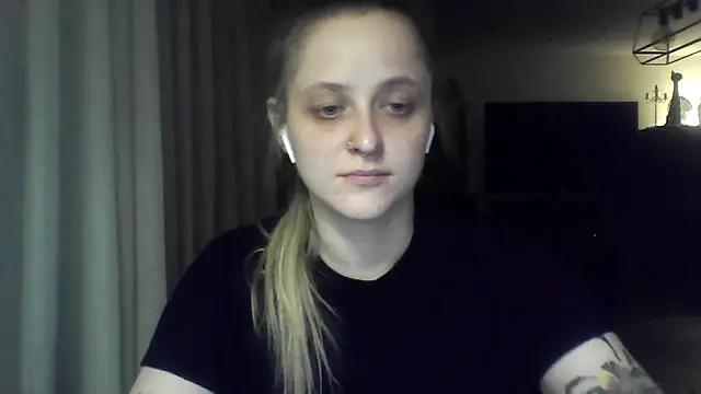 LeaWetGirl webcam