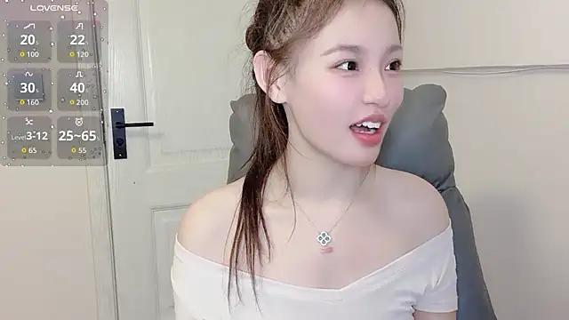 H-2005 live webcam show